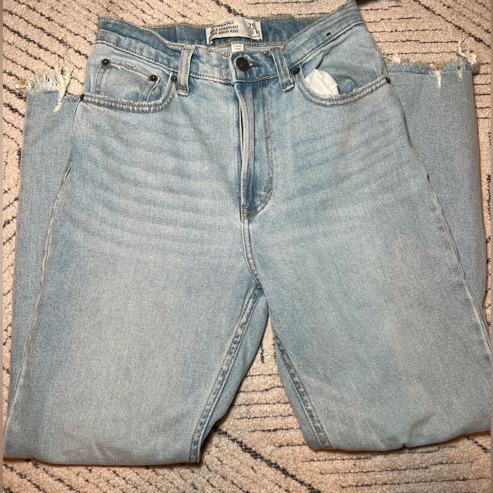 Brand New Abercrombie & Fitch Ultra High Rise Jeans